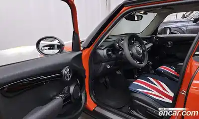 Mini Cooper 2019 1.5 Автомат в Москве № 167239, миниатюра 3