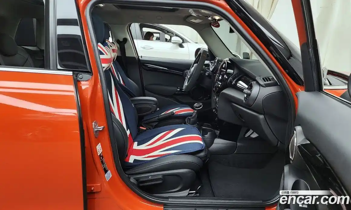 Mini Cooper 2019 1.5 Автомат в Москве № 167239, фото 10