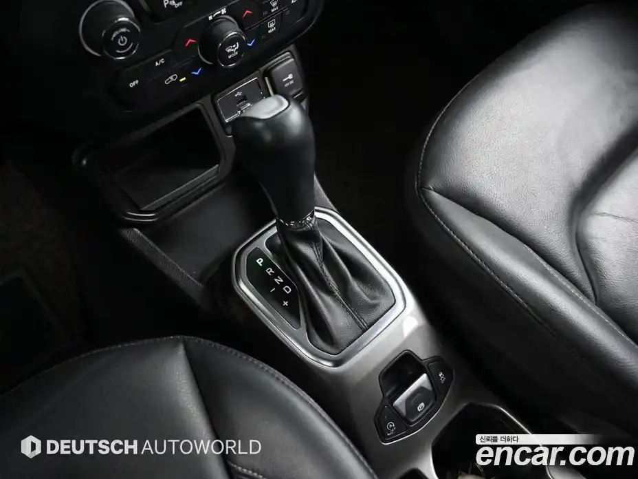 Jeep Renegade 2020 1.6 Автомат в Москве № 169613, фото 9