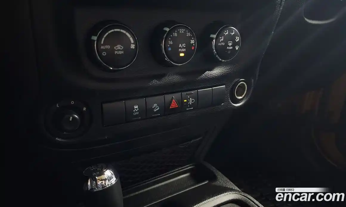 Jeep Wrangler 2014 2.8 Автомат в Москве № 169882, фото 16