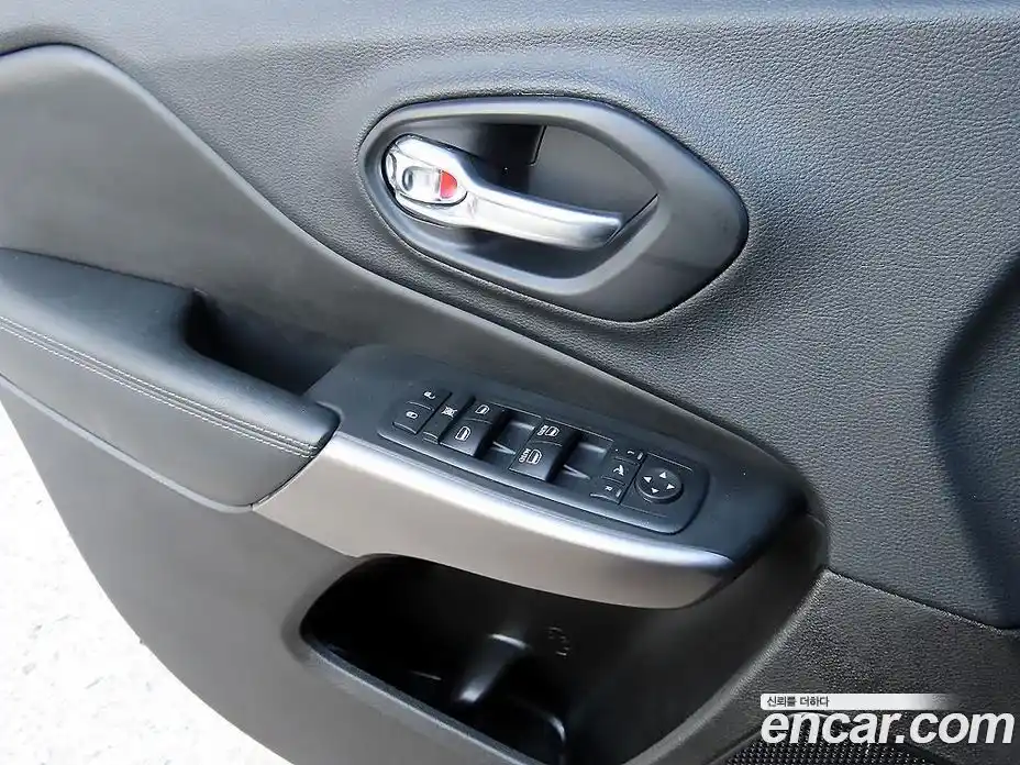 Jeep Cherokee 2019 2.4 Автомат в Москве № 170050, фото 11