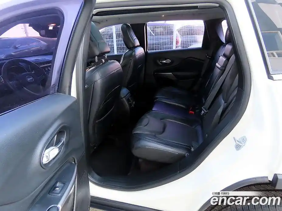 Jeep Cherokee 2019 2.4 Автомат в Москве № 170050, фото 6