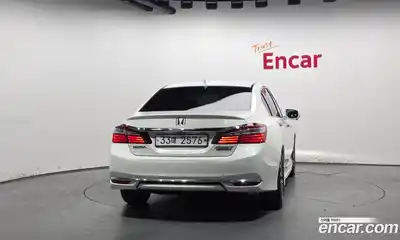 Honda Accord 2017 2.0 Автомат в Москве № 170605, миниатюра 3
