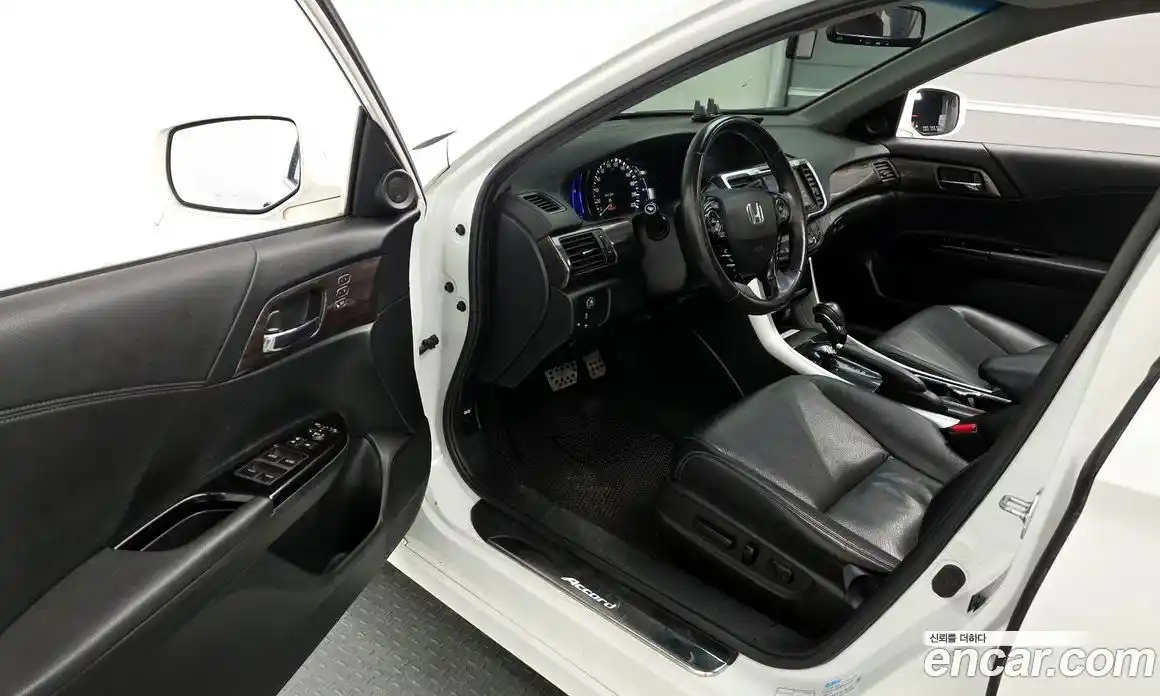 Honda Accord 2017 2.0 Автомат в Москве № 170605, фото 4