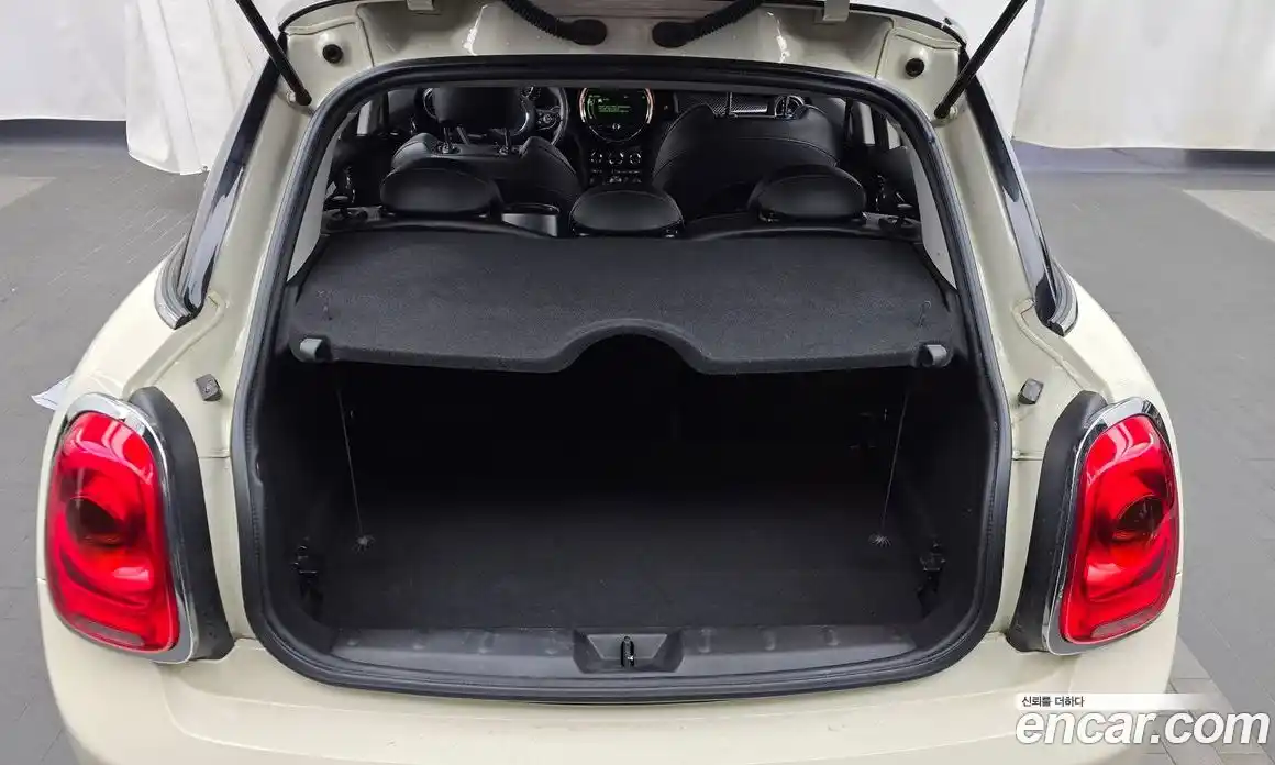 Mini Cooper 2017 2.0 Автомат в Москве № 175847, фото 13