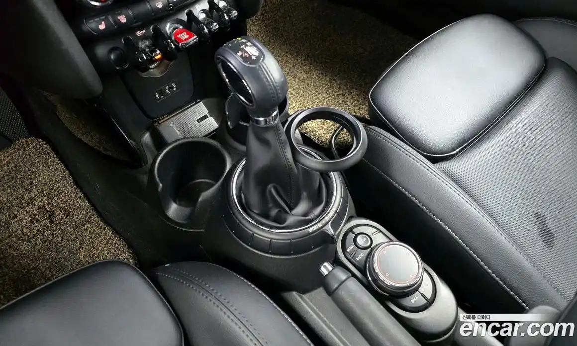 Mini Cooper 2017 2.0 Автомат в Москве № 175847, фото 14