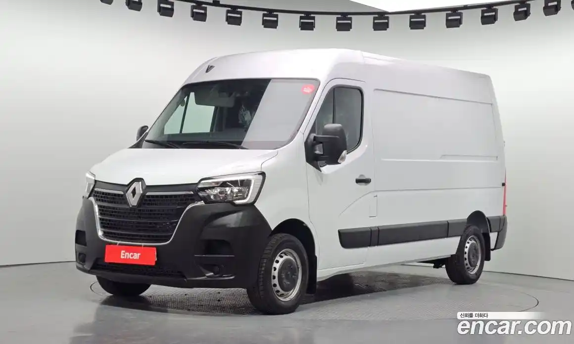 Renault Master 2024 2.3 Механическая в Москве № 176228, фото 10