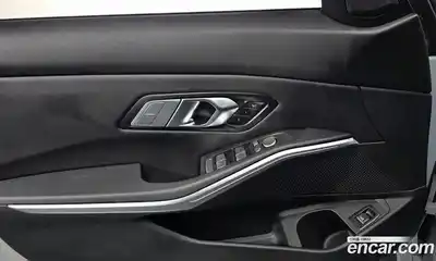 BMW 3-Series 2023 2.0 Автомат в Москве № 188946, миниатюра 3