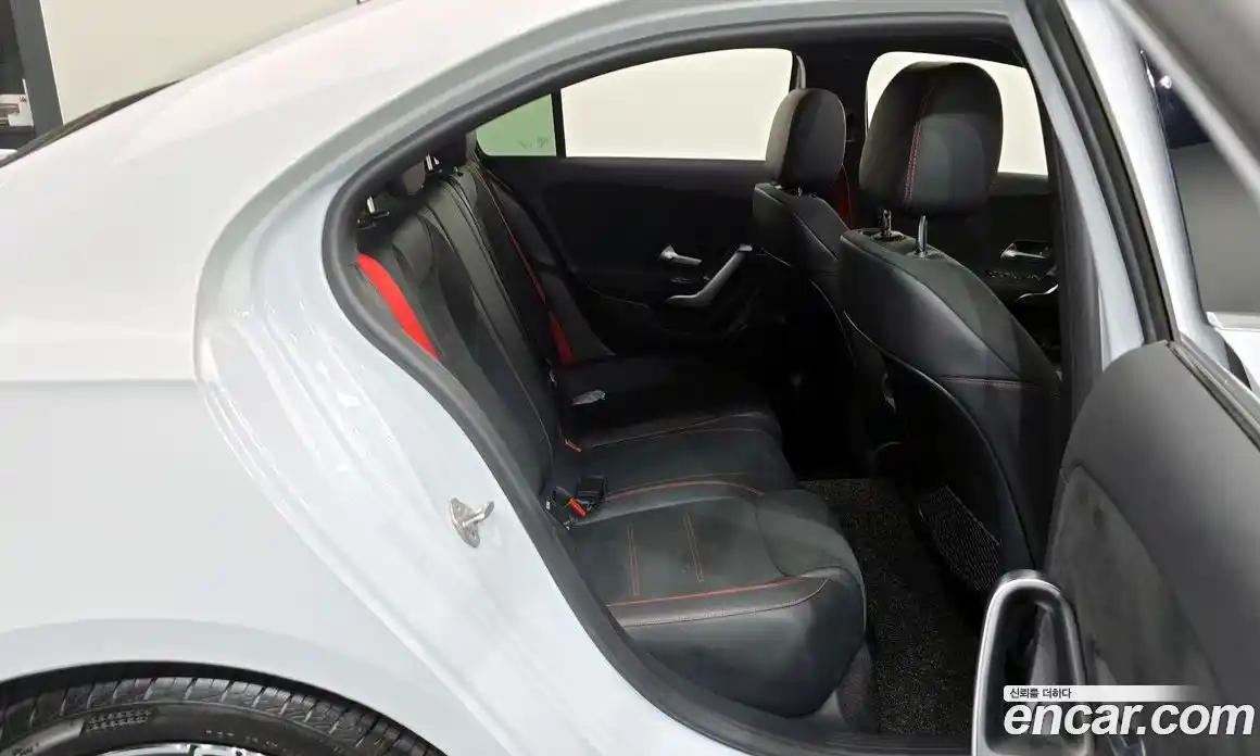 Mercedes-Benz A-Class 2021 2.0 Автомат в Москве № 194362, фото 11