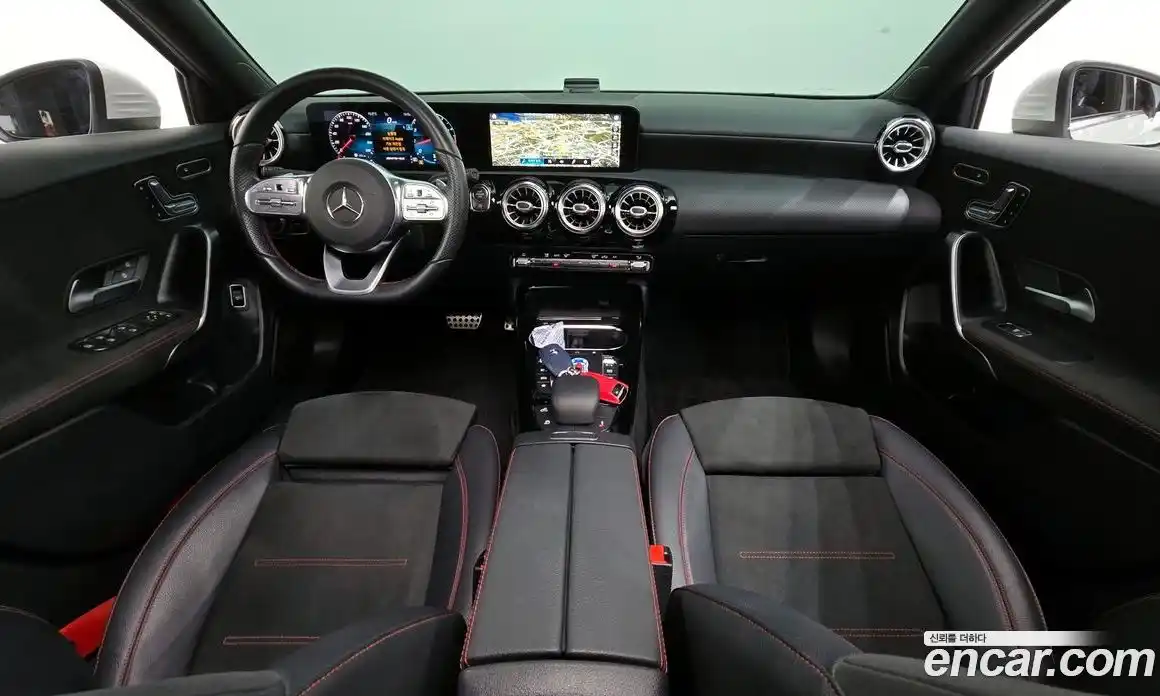 Mercedes-Benz A-Class 2021 2.0 Автомат в Москве № 194362, фото 15