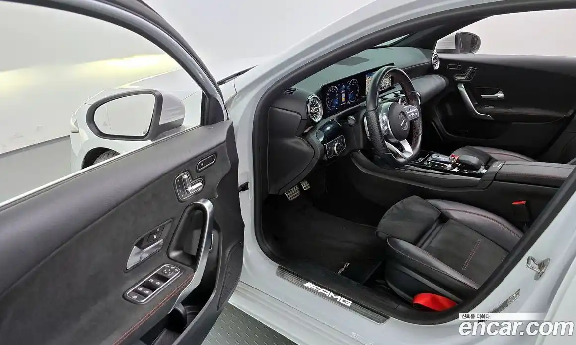 Mercedes-Benz A-Class 2021 2.0 Автомат в Москве № 194362, фото 4