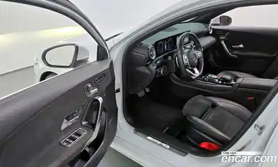 Mercedes-Benz A-Class 2021 2.0 Автомат в Москве № 194362, миниатюра 4