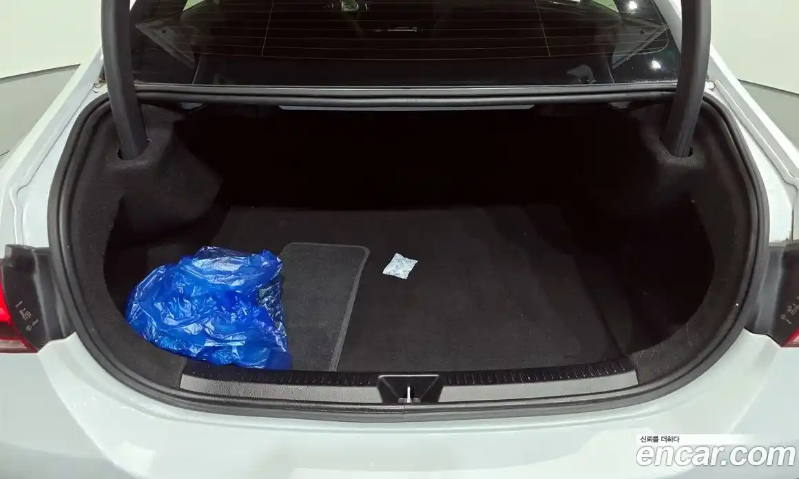 Mercedes-Benz A-Class 2021 2.0 Автомат в Москве № 194362, фото 10