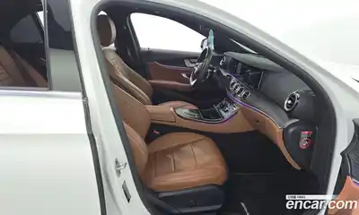 Mercedes-Benz E-Class 2021 1.9 Автомат в Москве № 194736, миниатюра 2