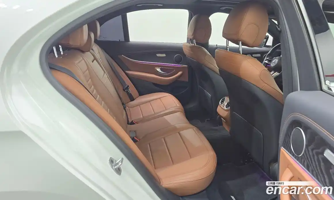 Mercedes-Benz E-Class 2021 1.9 Автомат в Москве № 194736, фото 3