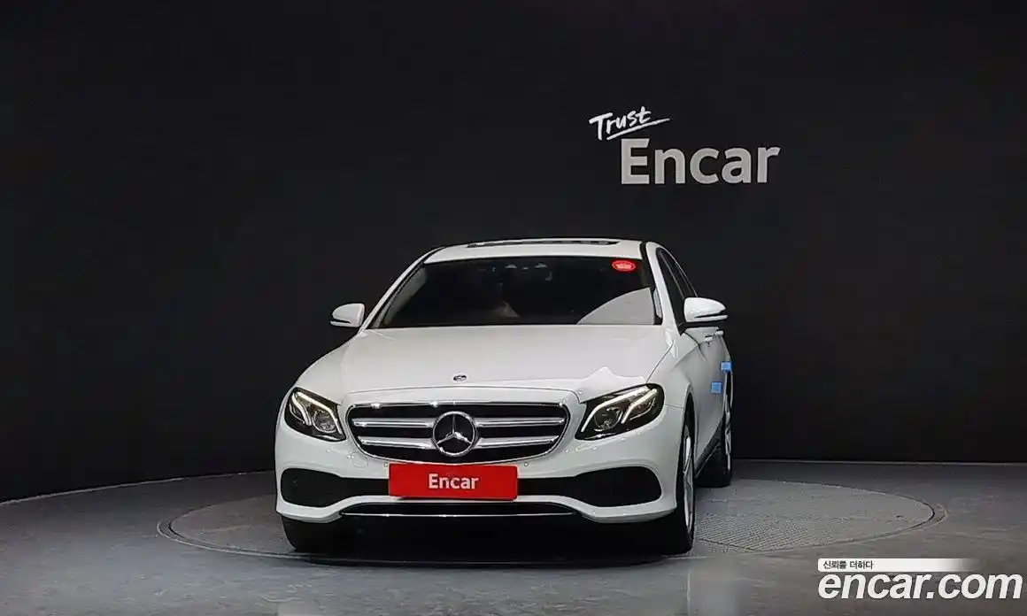 Mercedes-Benz E-Class 2018 1.9 Автомат в Москве № 195417, фото 15