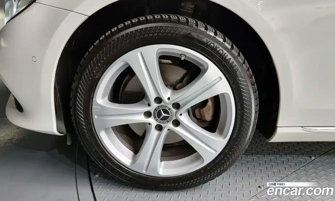 Mercedes-Benz E-Class 2018 1.9 Автомат в Москве № 195417, фото 18