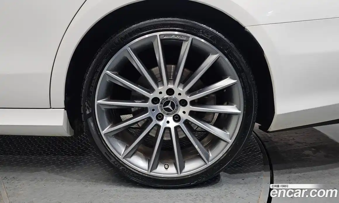 Mercedes-Benz E-Class 2021 2.0 Автомат в Москве № 195427, фото 20