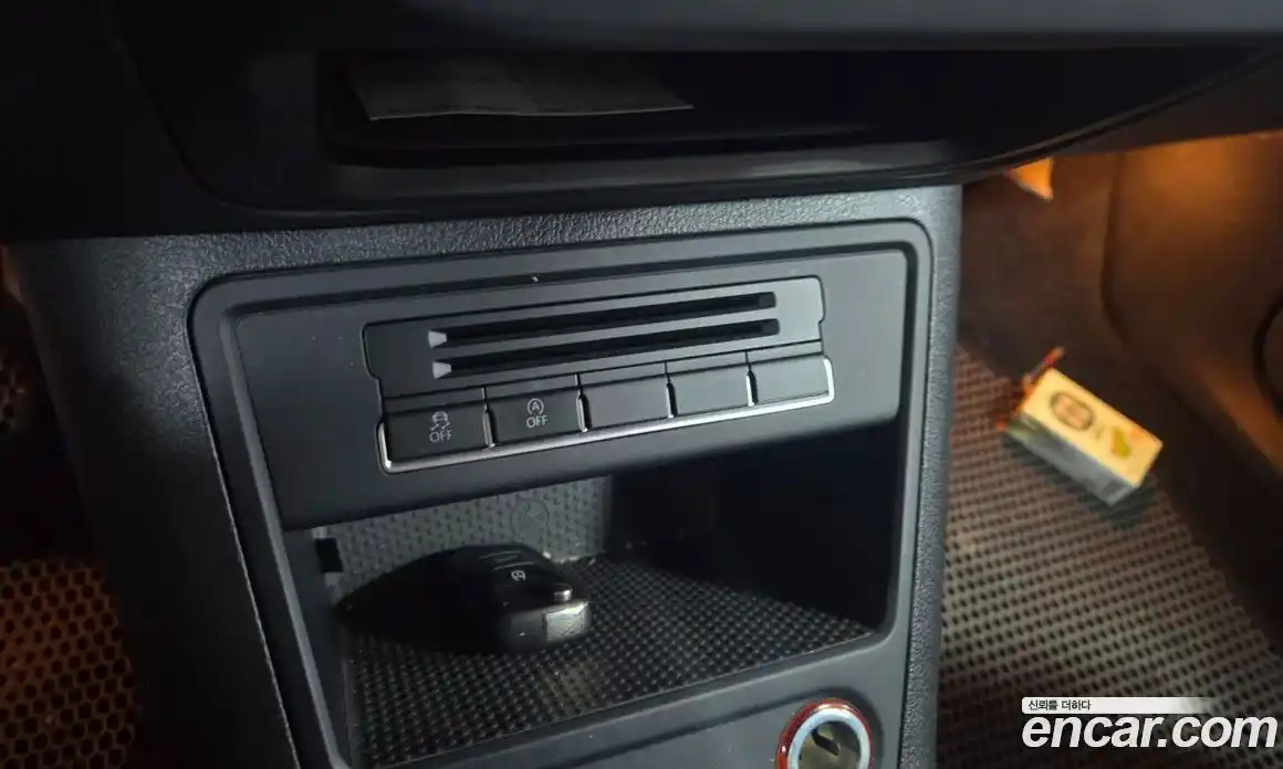 Volkswagen Tiguan 2015 2.0 Автомат в Москве № 196389, фото 17