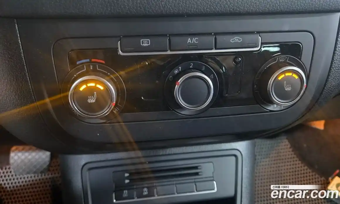 Volkswagen Tiguan 2015 2.0 Автомат в Москве № 196389, фото 20