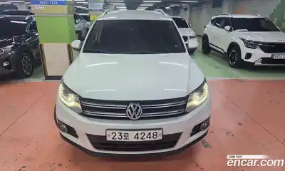 Volkswagen Tiguan 2015 2.0 Автомат в Москве № 196389, миниатюра 3
