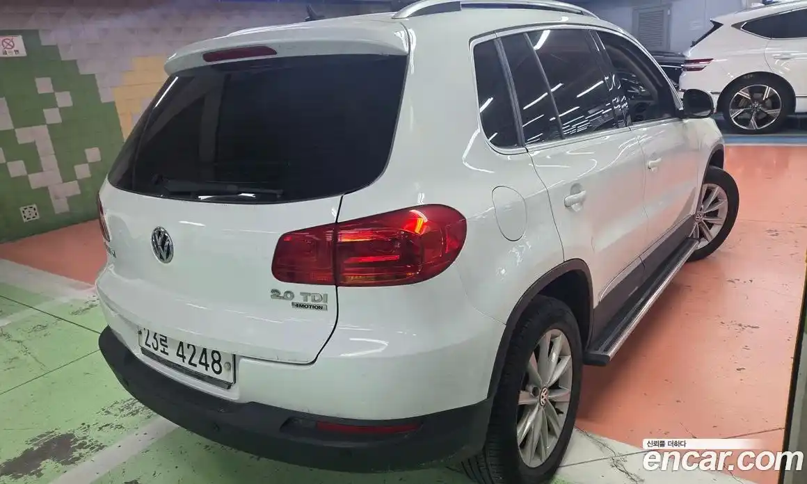 Volkswagen Tiguan 2015 2.0 Автомат в Москве № 196389, фото 6