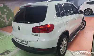 Volkswagen Tiguan 2015 2.0 Автомат в Москве № 196389, миниатюра 6