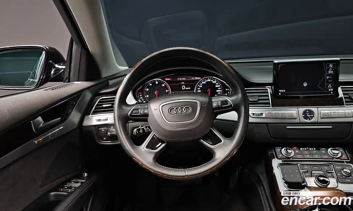 Audi A8 2015 4.0 Автомат в Москве № 196405, фото 13