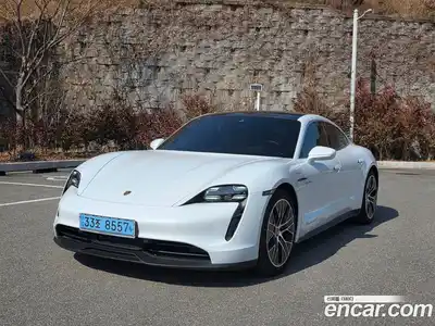 Porsche Taycan, 2021