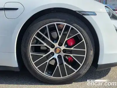 Porsche Taycan 2021 0.1 Автомат в Москве № 197473, миниатюра 5