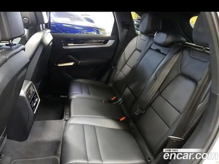 Porsche Cayenne 2024 3.0 Автомат в Москве № 197845, фото 11