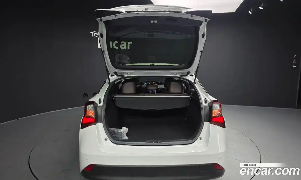 Toyota Prius 2022 1.8 Автомат в Москве № 199613, фото 20