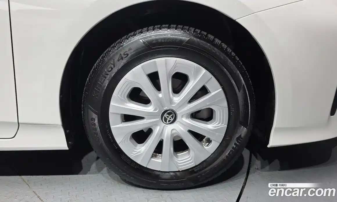 Toyota Prius 2022 1.8 Автомат в Москве № 199613, фото 5