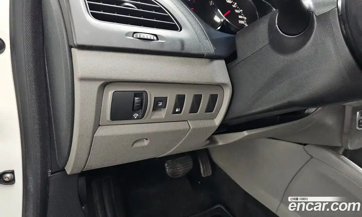 Renault SM3 2011 1.6 Автомат в Москве № 206874, фото 18