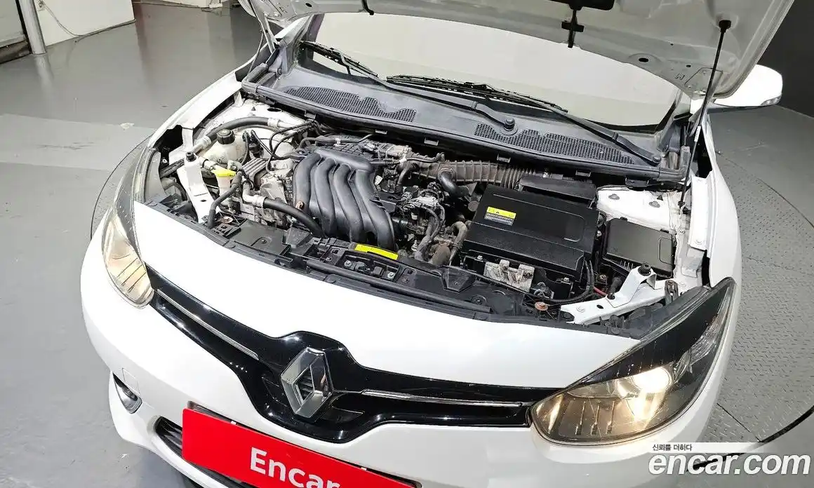 Renault SM3 2015 1.6 Автомат в Москве № 209392, фото 16