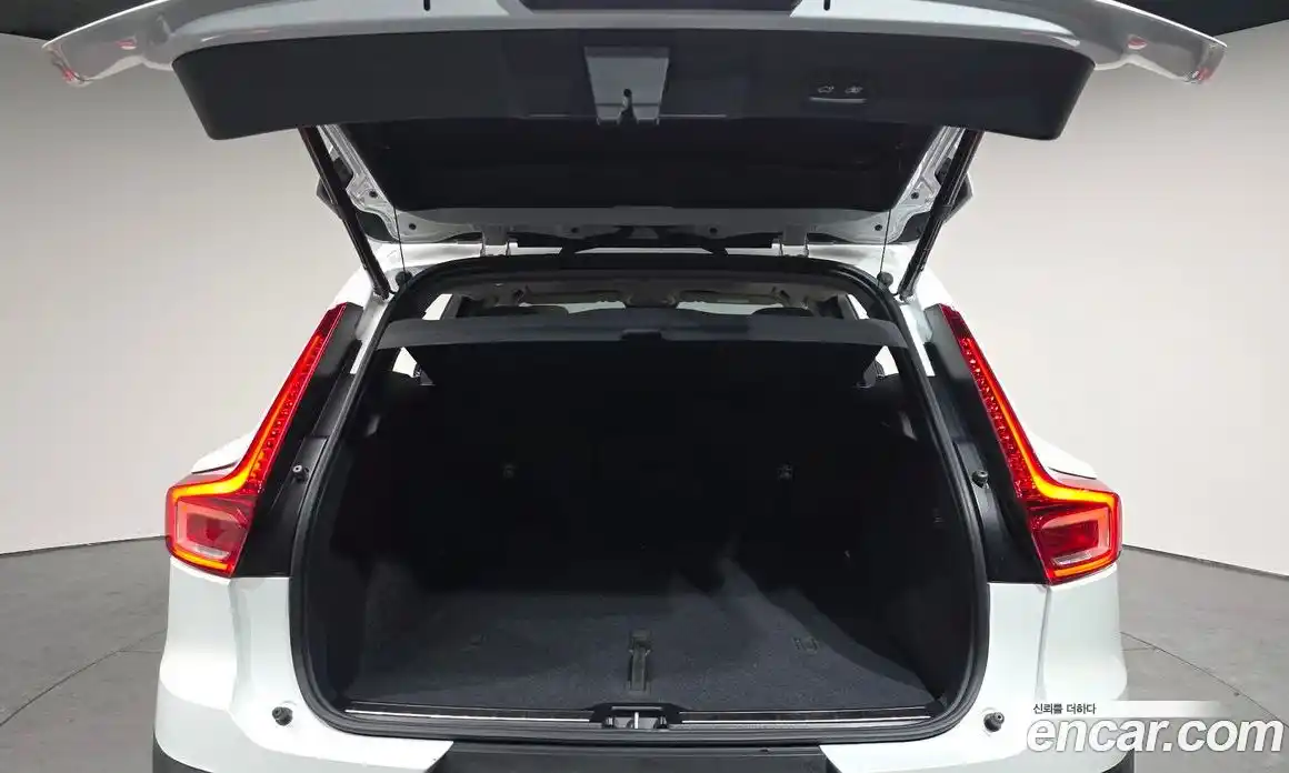 Volvo XC40 2025 2.0 Автомат в Москве № 212789, фото 6