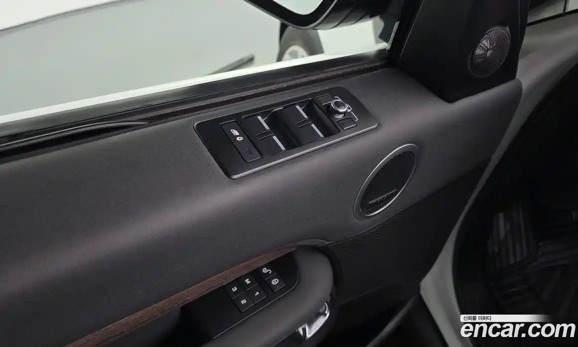 Land Rover Discovery 2018 3.0 Автомат в Москве № 213732, фото 8