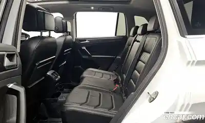 Volkswagen Tiguan 2020 2.0 Автомат в Москве № 215119, миниатюра 11