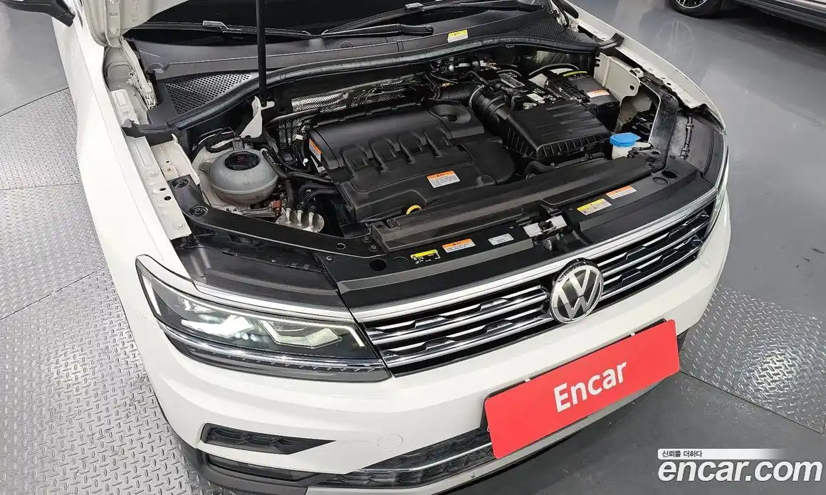 Volkswagen Tiguan 2020 2.0 Автомат в Москве № 215119, фото 12