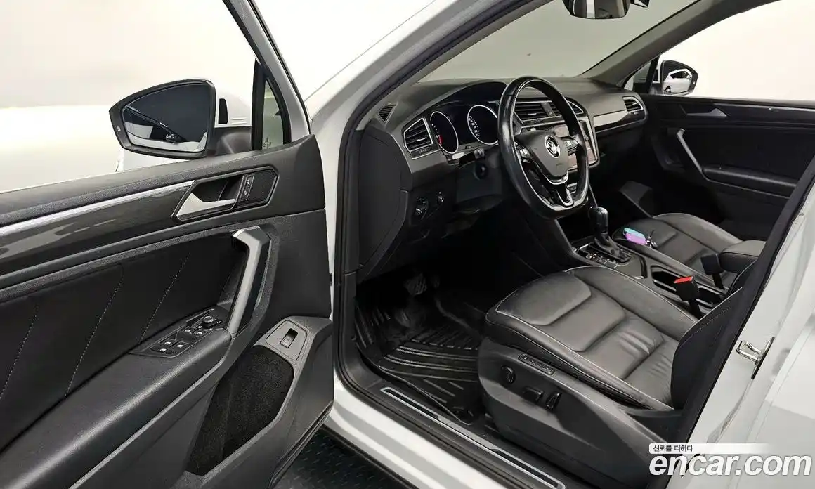 Volkswagen Tiguan 2020 2.0 Автомат в Москве № 215119, фото 18