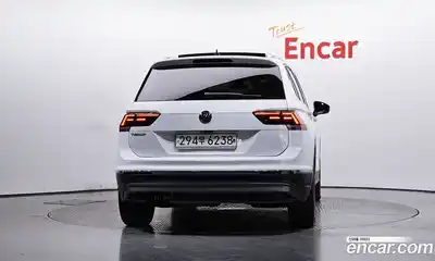 Volkswagen Tiguan 2020 2.0 Автомат в Москве № 215119, миниатюра 5