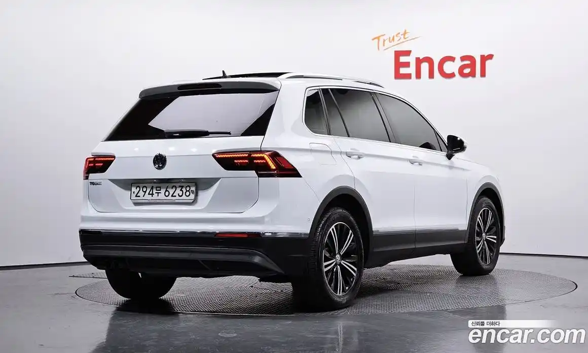Volkswagen Tiguan 2020 2.0 Автомат в Москве № 215119, фото 6