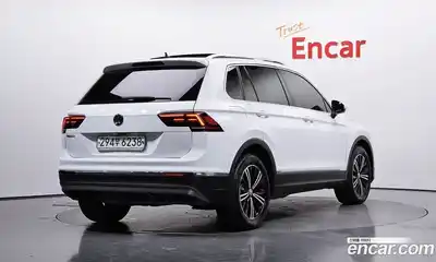 Volkswagen Tiguan 2020 2.0 Автомат в Москве № 215119, миниатюра 6