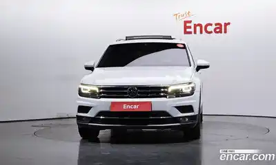Volkswagen Tiguan 2020 2.0 Автомат в Москве № 215119, миниатюра 8