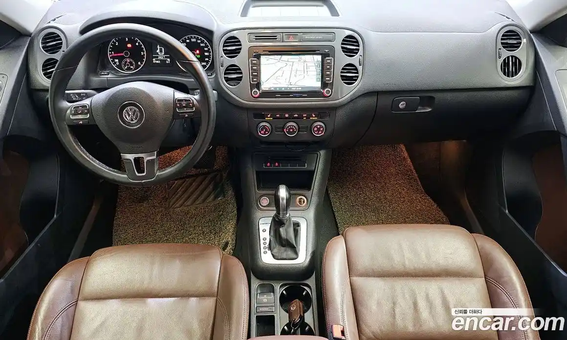 Volkswagen Tiguan 2016 2.0 Автомат в Москве № 215300, фото 7