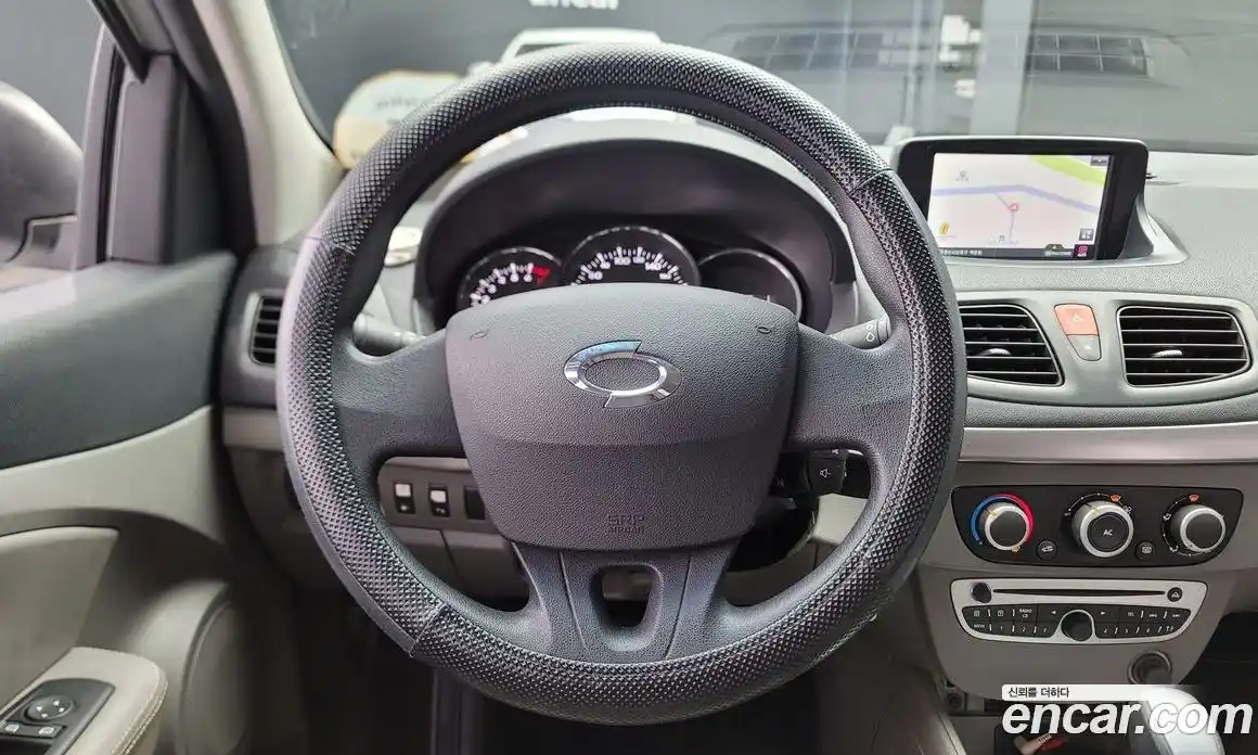 Renault SM3 2010 1.6 Автомат в Москве № 222728, фото 11