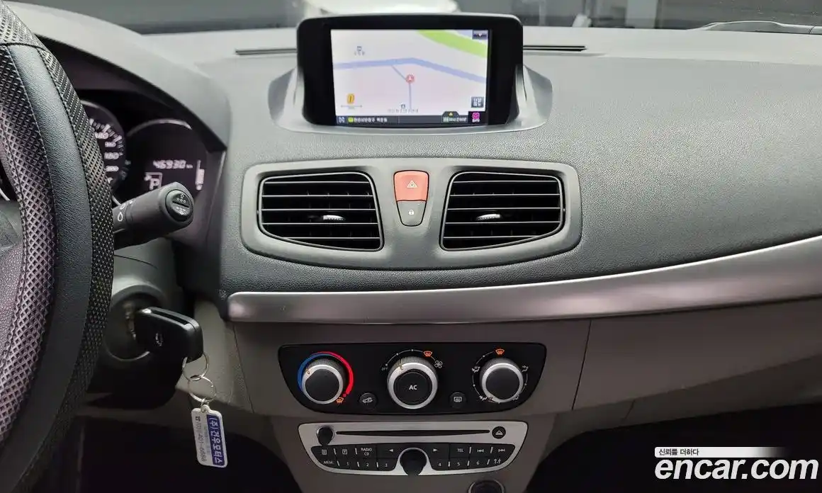 Renault SM3 2010 1.6 Автомат в Москве № 222728, фото 20