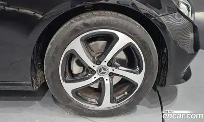 Mercedes-Benz E-Class 2020 2.0 Автомат в Москве № 222969, миниатюра 2