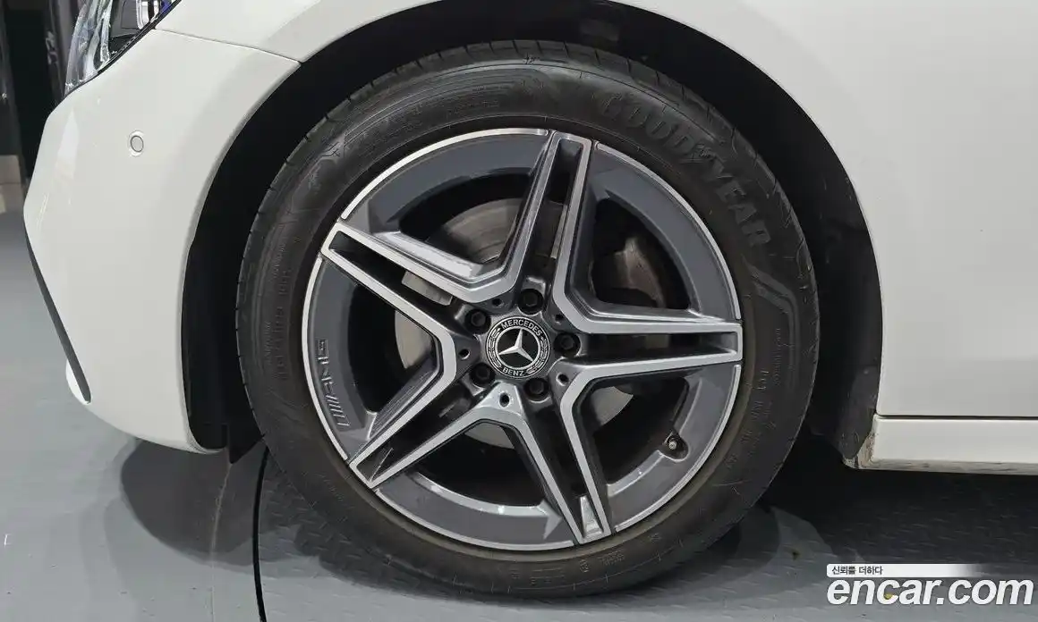 Mercedes-Benz E-Class 2023 2.0 Автомат в Москве № 223981, фото 14