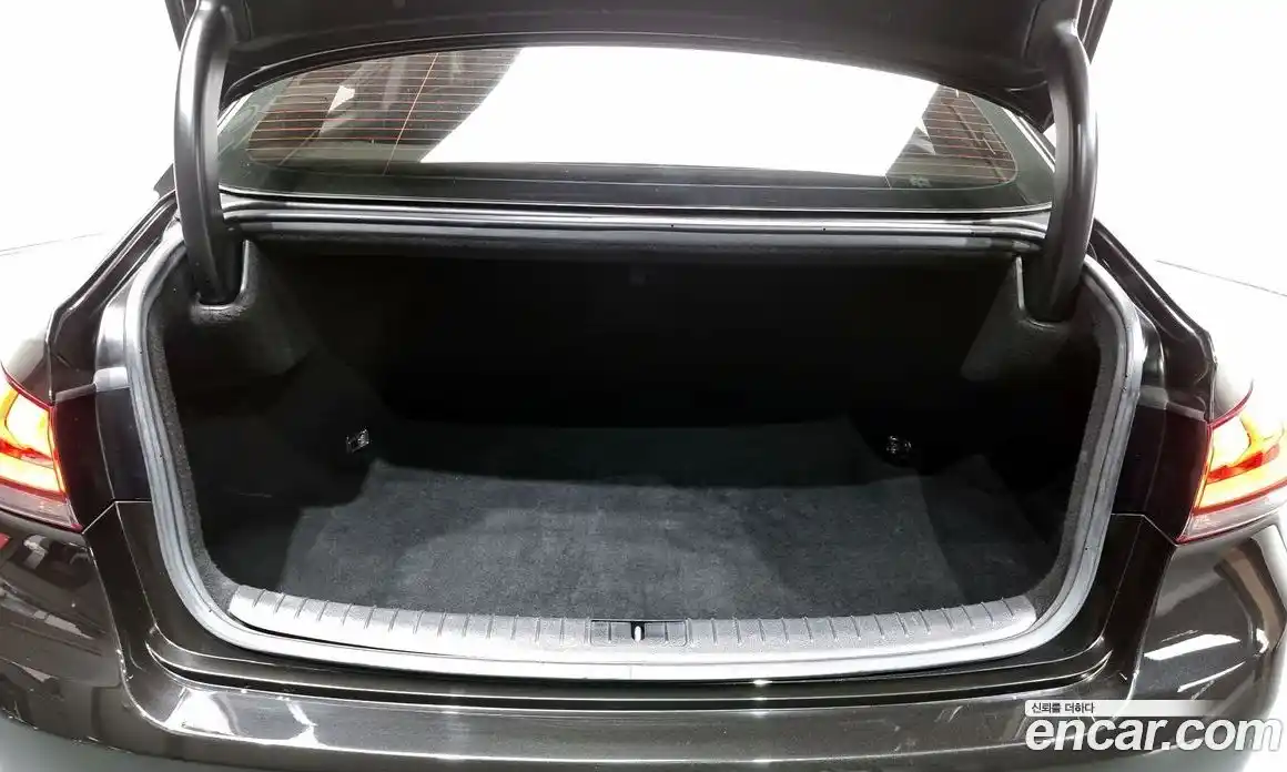 Genesis G80 2018 3.3 Автомат в Москве № 22458, фото 3